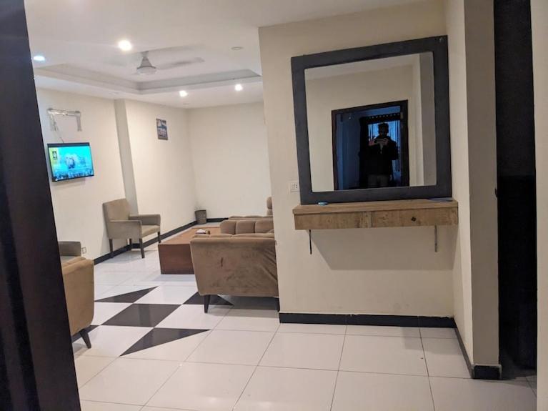Lavish Hotel Rawalpindi Exterior photo